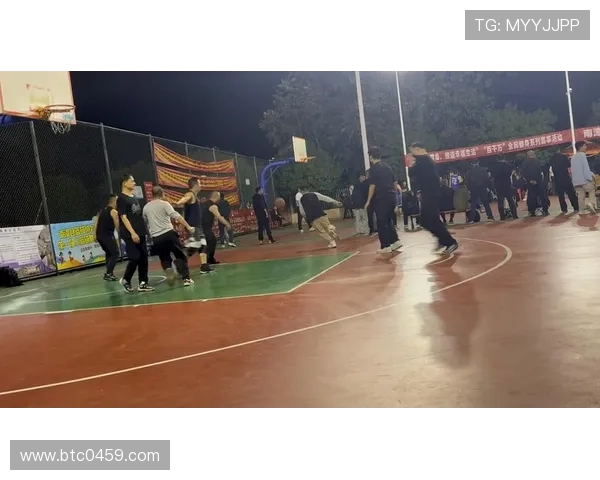 浓眉 2K 游戏自导自演 “受伤” 名场面，笑到网友：这游戏比篮球还刺激！(2)